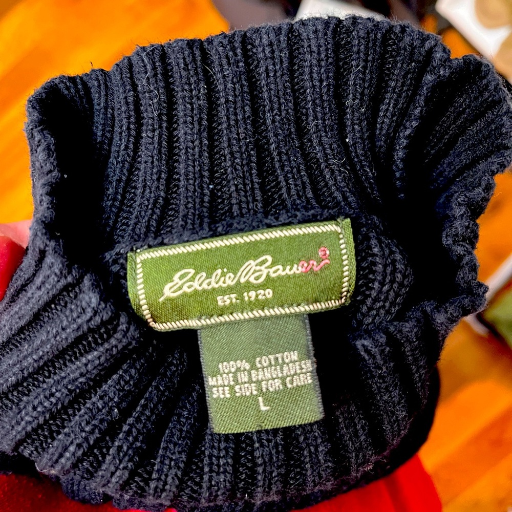 Super warm sweater from Eddie Bauer. Black. Men’s size Large.